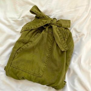 Super cute Green adjustable pants in a size M!